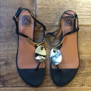 Pour La Victoire Sandal
